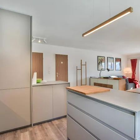 Hollandia 15 ريرالب