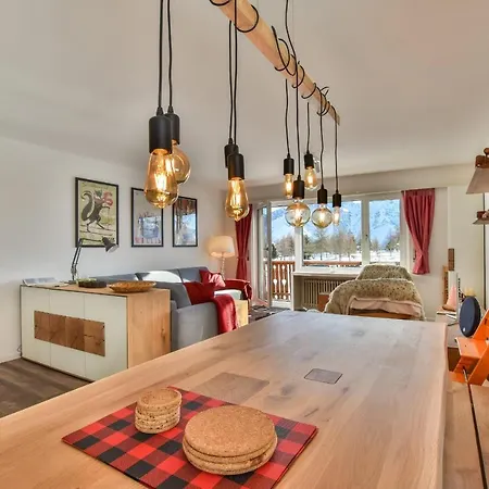 Hollandia 15 ريرالب